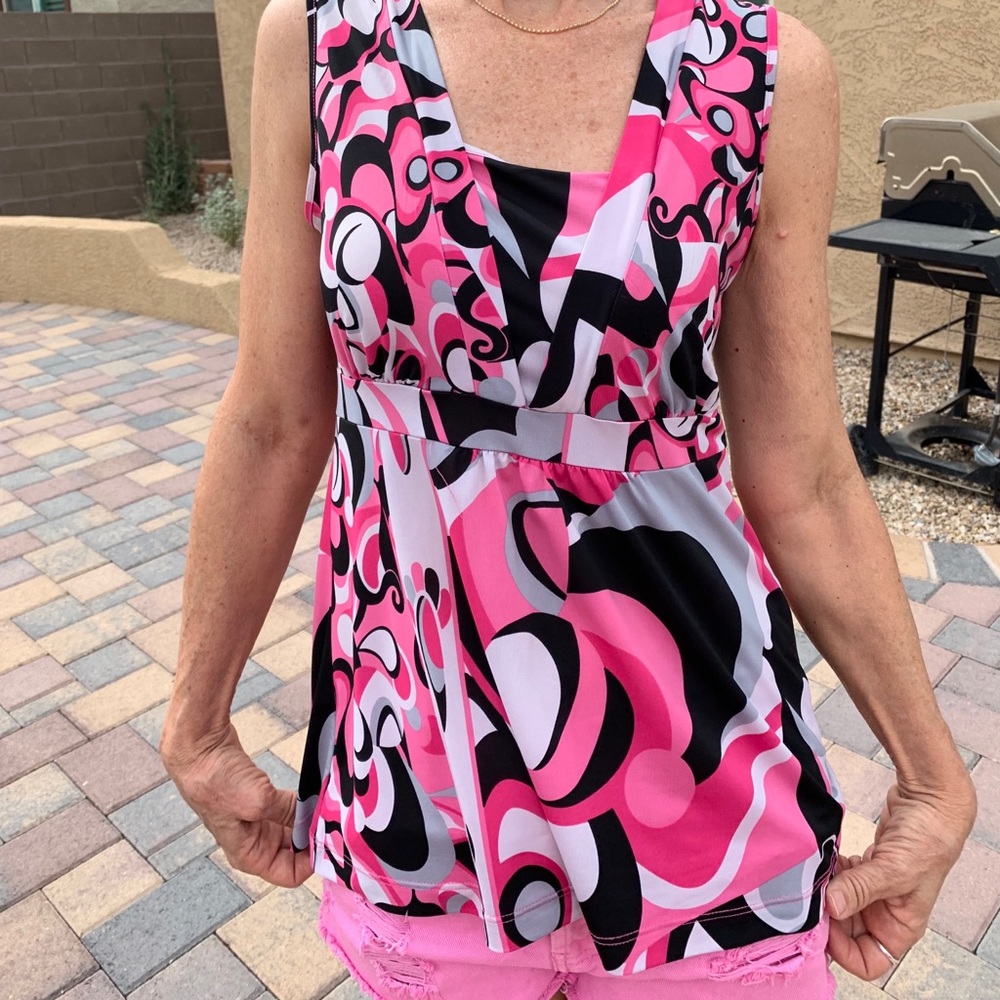 Sleeveless JW Multi-colored blouse